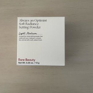RARE BEAUTY Soft Radiance Setting Powder- NEW